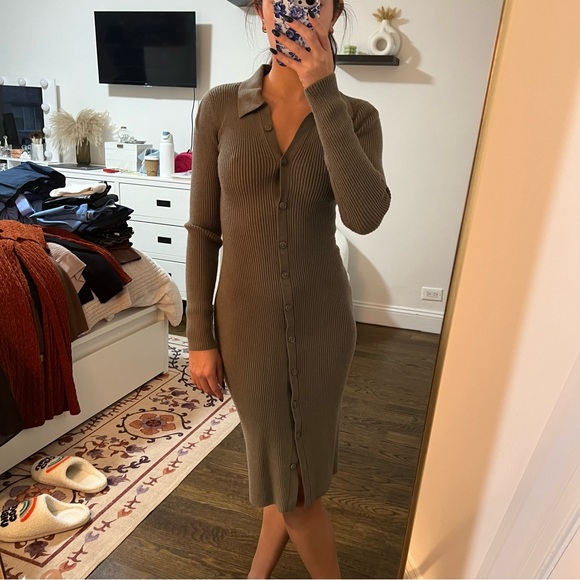 Abercrombie and Fitch ribbed midi button down sweaterdress - Picture 2 of 5